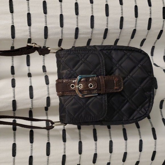 Avon classic quilted crossbody black with brown lining. Buckle front NWT… - Picture 1 of 11